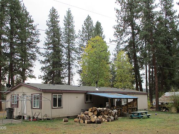 3rd image of 216 N Lalakes Ave