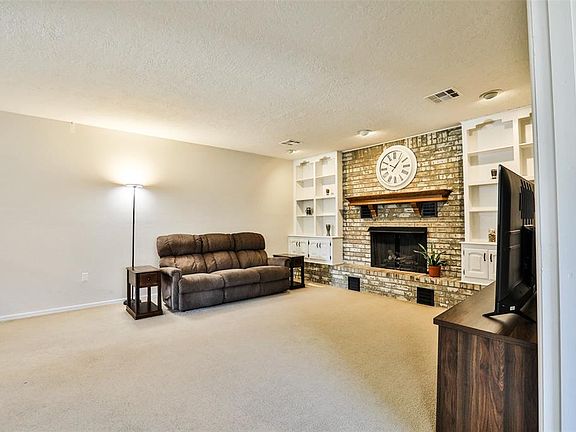 4th image of 11909 Shroyer Dr