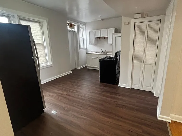 2909 W Cermak Rd #2E — Photo 6