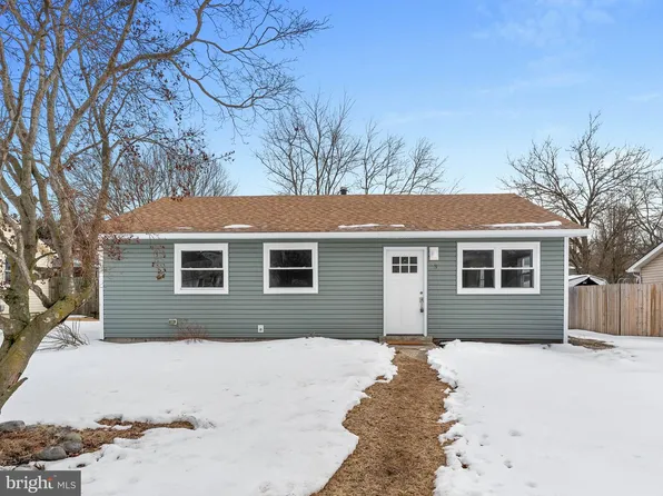 73 Girard Ave, Sicklerville, NJ 08081