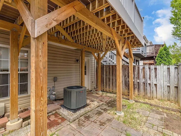 5937 Kirkcaldy Ln — Photo 37