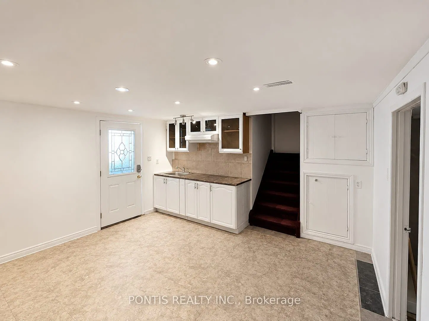 2 bed, $1,600 — Photo 2