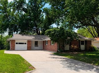 2453 Vaughn Dr, Manhattan, KS 66502