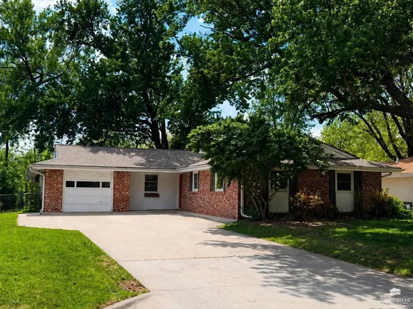 2453 Vaughn Dr, Manhattan, KS 66502