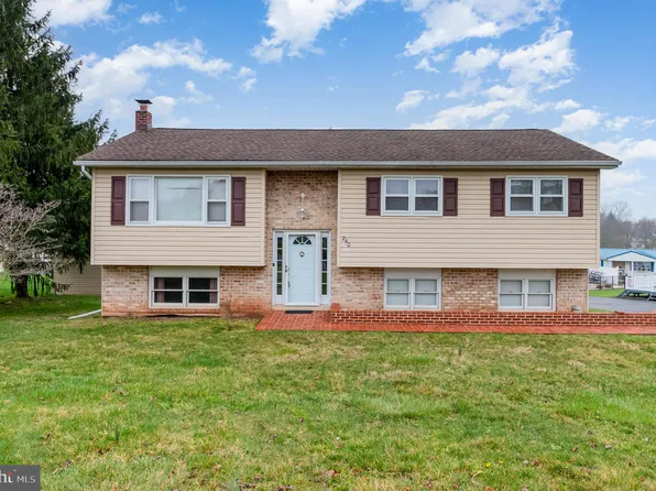 240 Fairway Dr, Etters, PA 17319