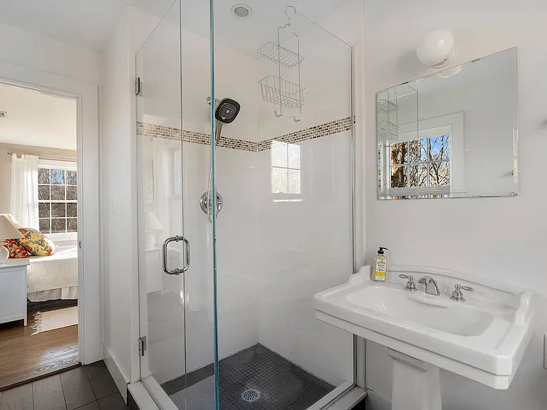7 Bridge Hill Ln — Photo 10