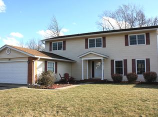 301 Wellington Ave, Elk Grove Village, IL 60007