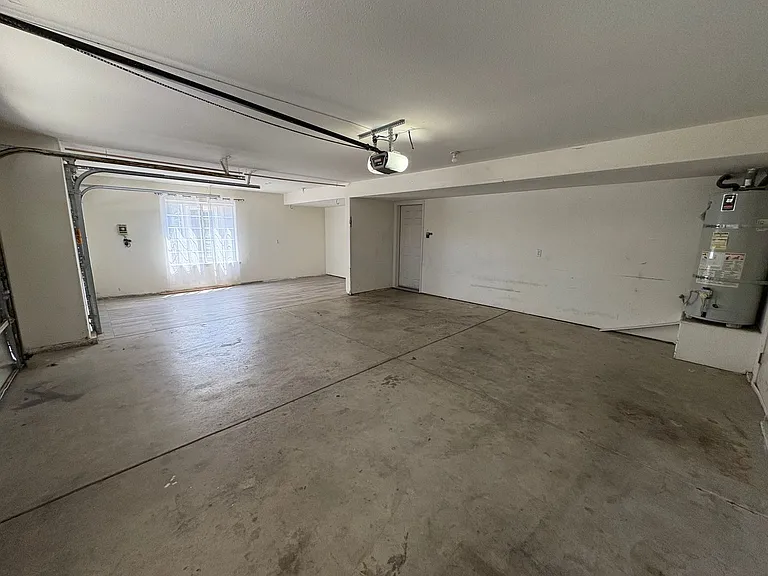 703 W Russell Ave — Photo 3