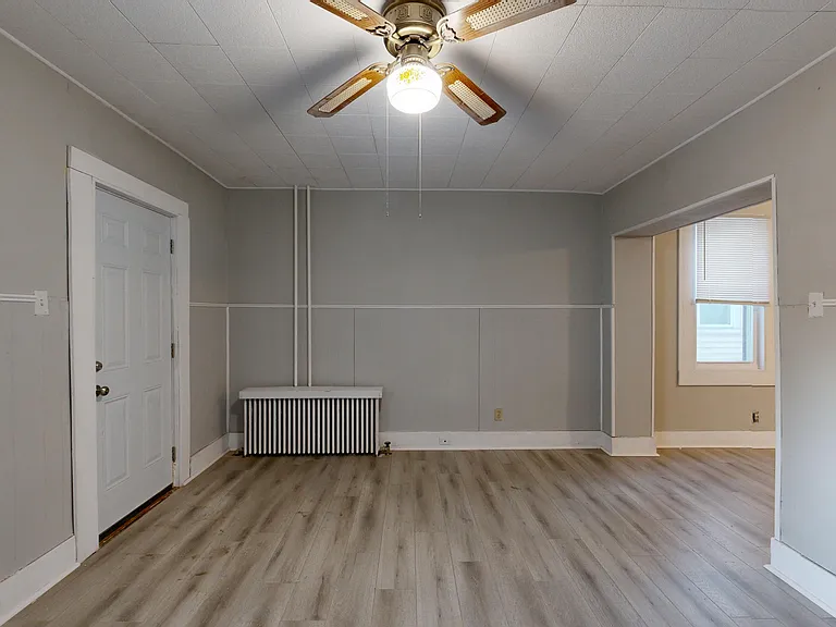 610 E Bertsch St — Photo 2