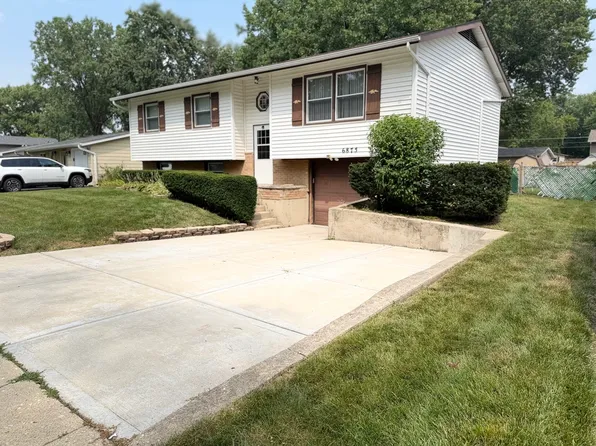 6875 Glenwood Ln, Hanover Park, IL 60133