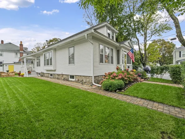 40 Quincy St, Methuen, MA 01844