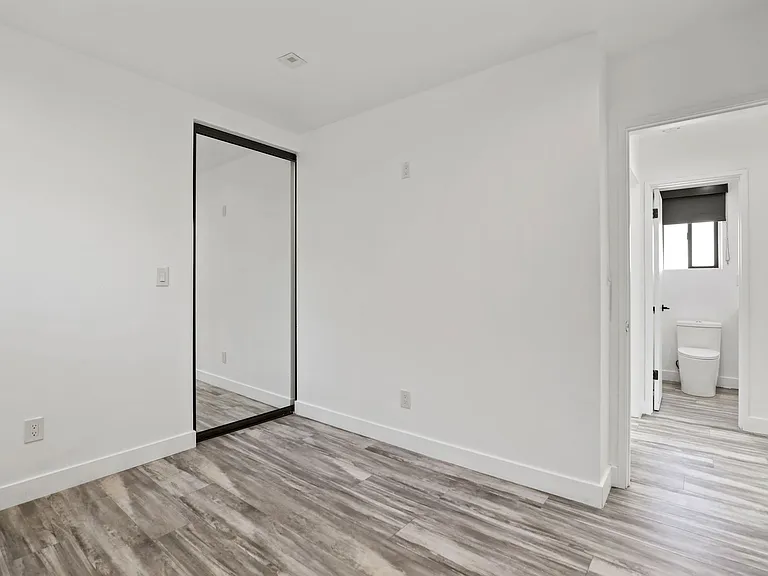 2814 Sichel St — Photo 12