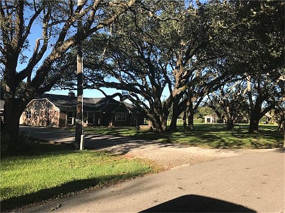 2nd image of 9420 Twin Oaks Dr
