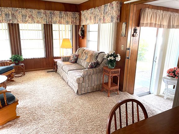 5th image of 86 Holly Dr