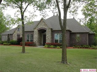 7054 N Garden Stone Ln, Owasso, OK 74055
