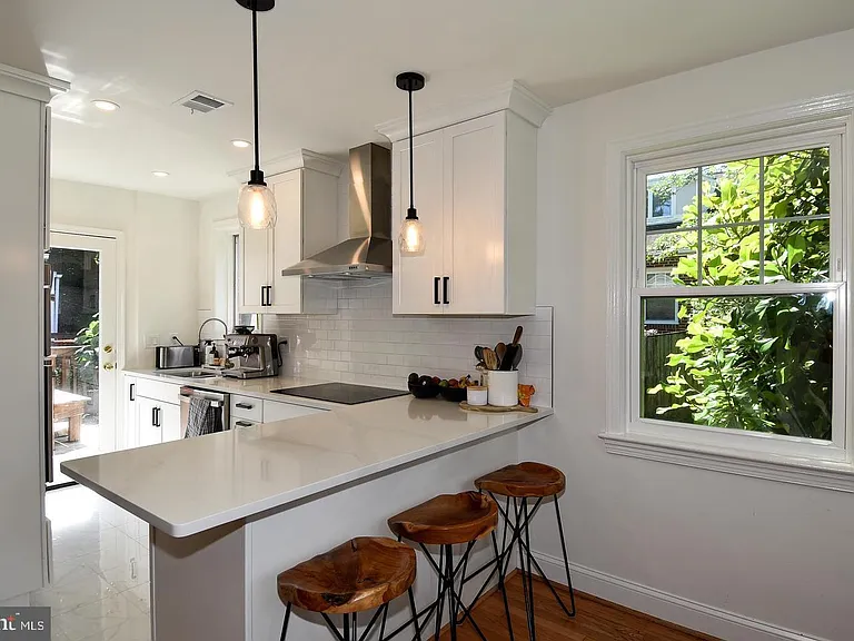 4732 Ellicott St NW — Photo 8