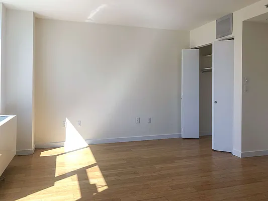 Rented by Kahen Properties | media 12