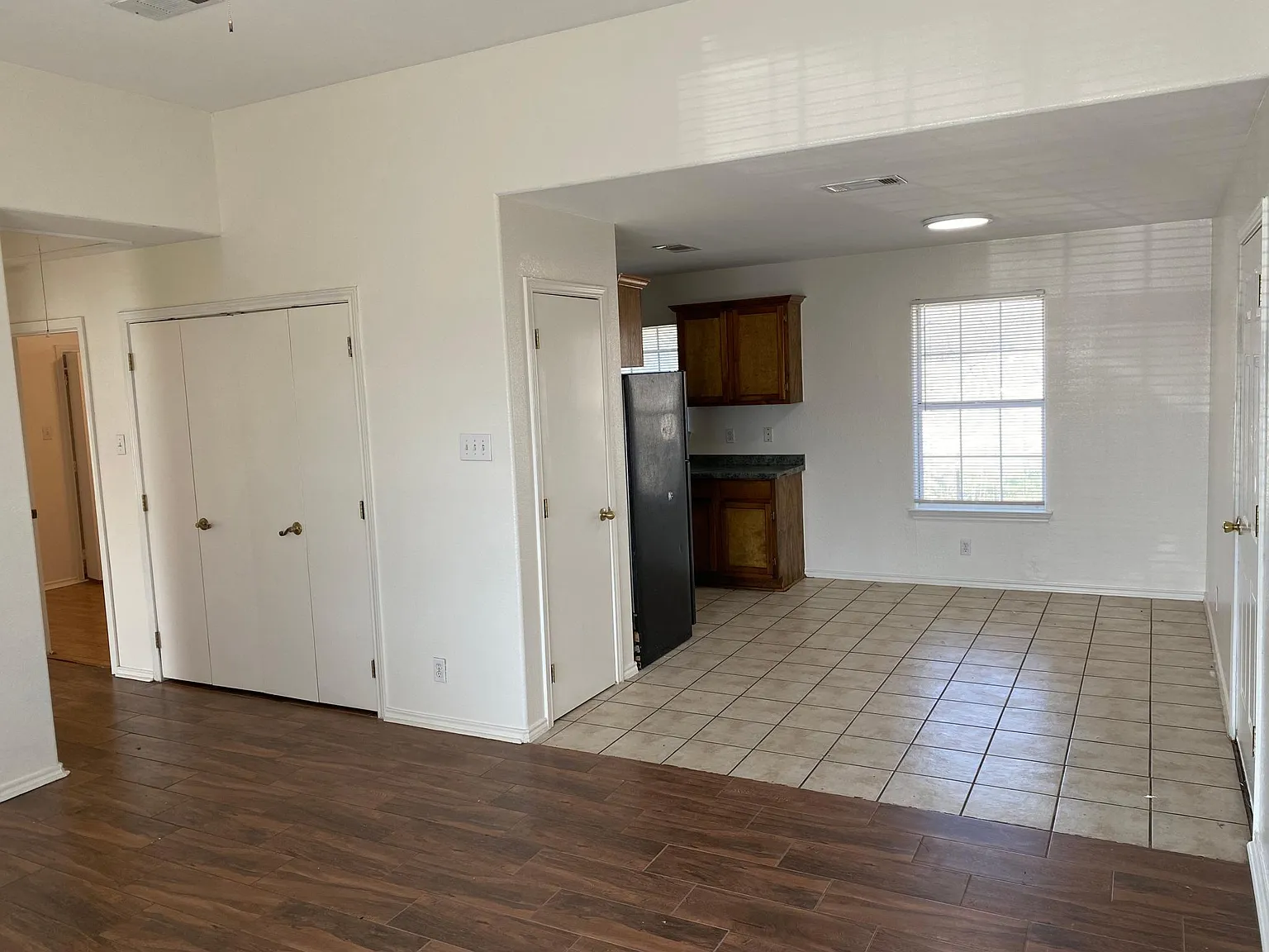1503 E Thomas St — Photo 4