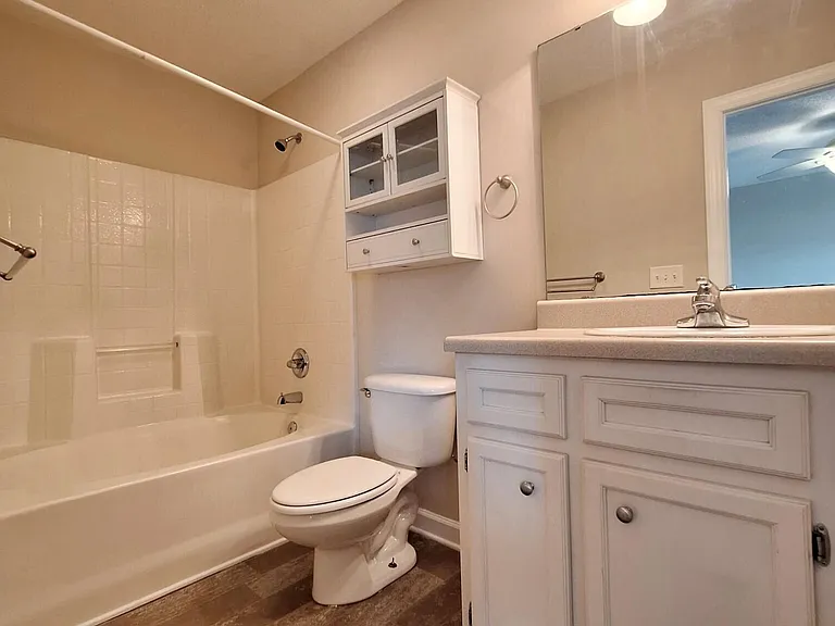 1205 Price Dr #B — Photo 16