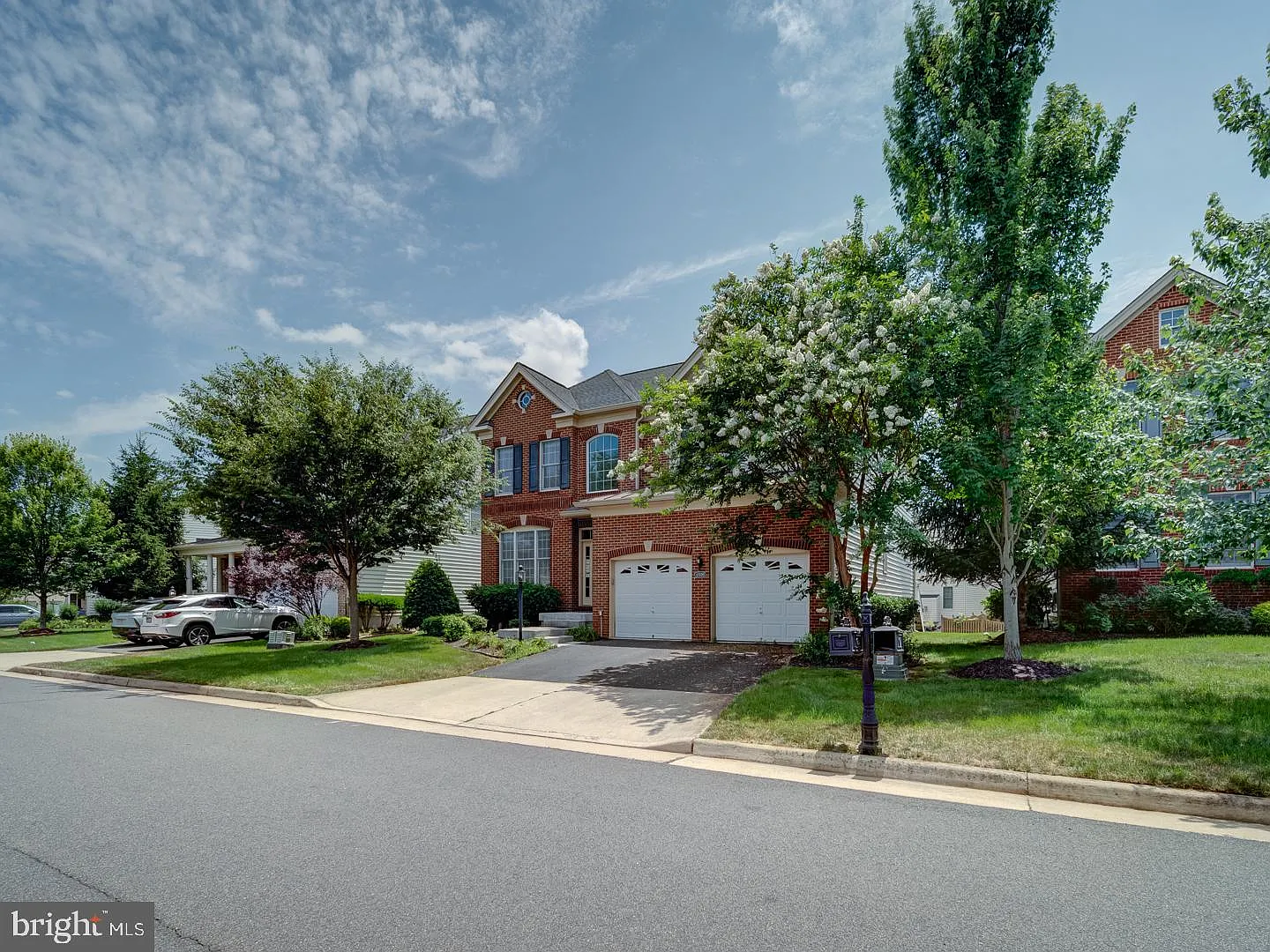 4 bed, 4.5 bath, 4625 sqft, $4,995 — Photo 2