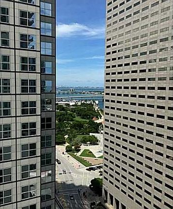 4th image of 300 S Biscayne Blvd #T-2011