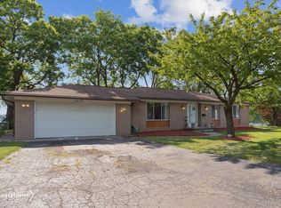 99 Potter Dr, Belleville, MI 48111