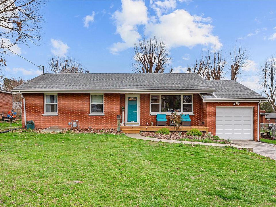 1st image of 804 Valley Dr