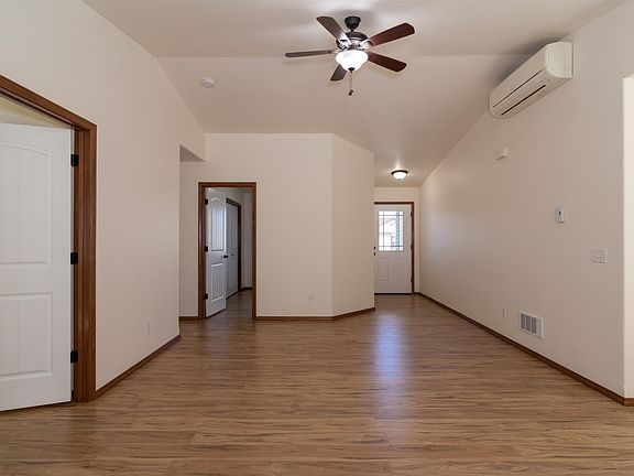 3rd image of 5914 N Vantage Ln