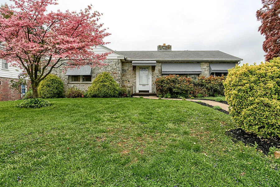 106 Hershey Ave photo 1