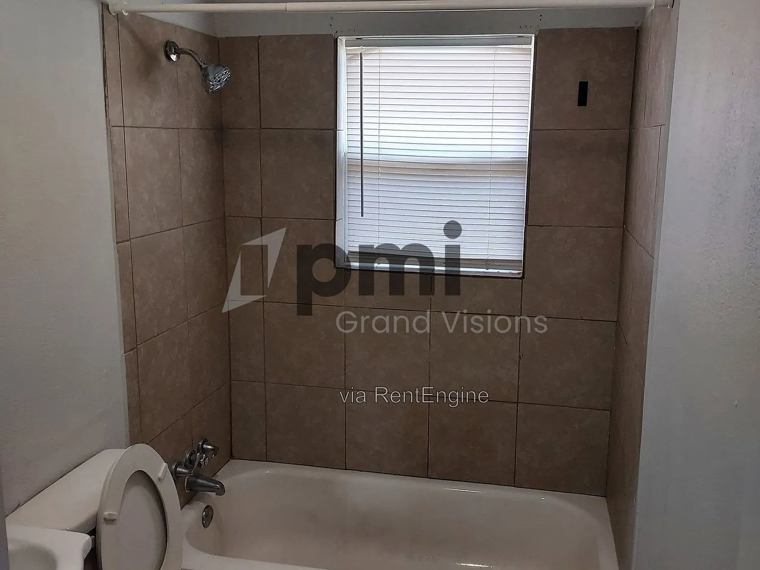 3 bed, 1.0 bath, 840 sqft, $1,365 — Photo 2