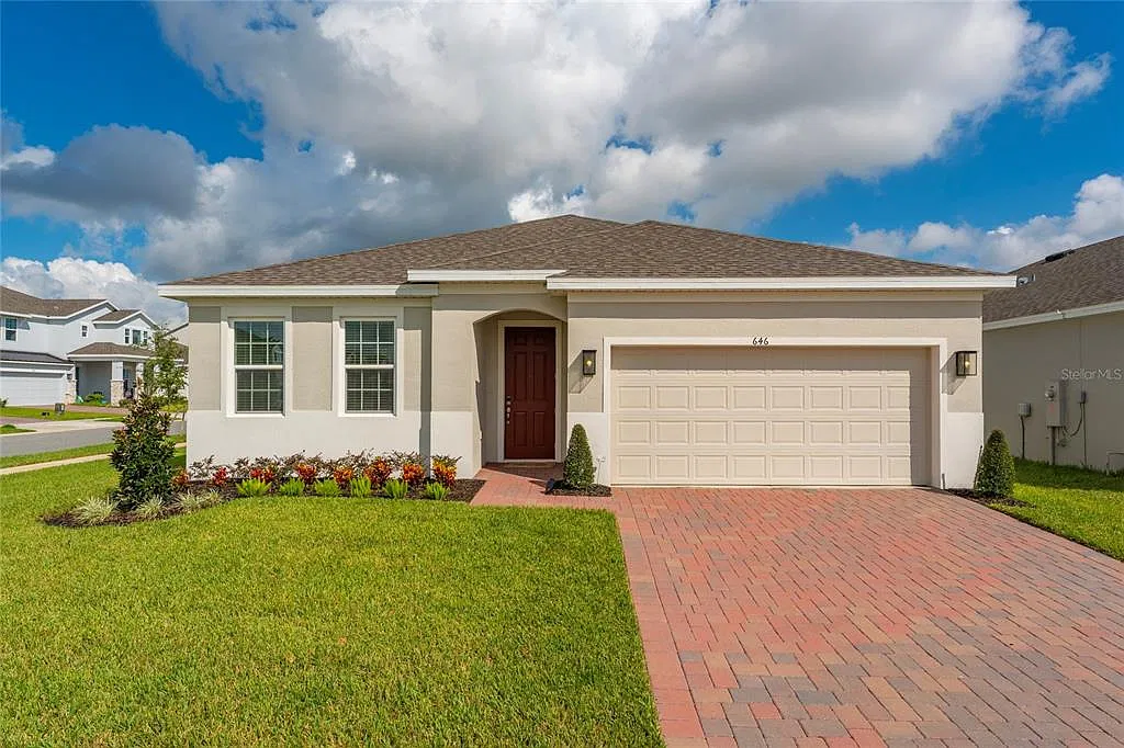 4 bed, 2.0 bath, 1791 sqft, $2,200 — Photo 1