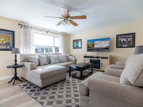 12 Taft St Unit 12, Northbridge, MA 01534