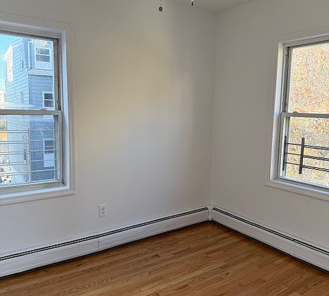 5th image of 156 Summit Ave APT 2L