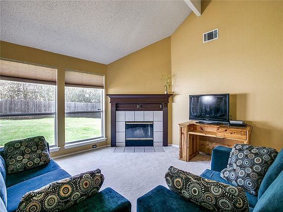 4th image of 4203 Bent Oaks Dr
