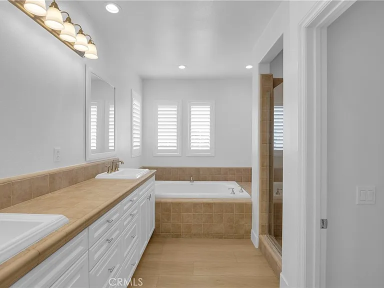 5271 Pearce Dr — Photo 32