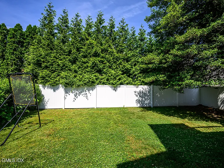 157 E Elm St #B — Photo 4