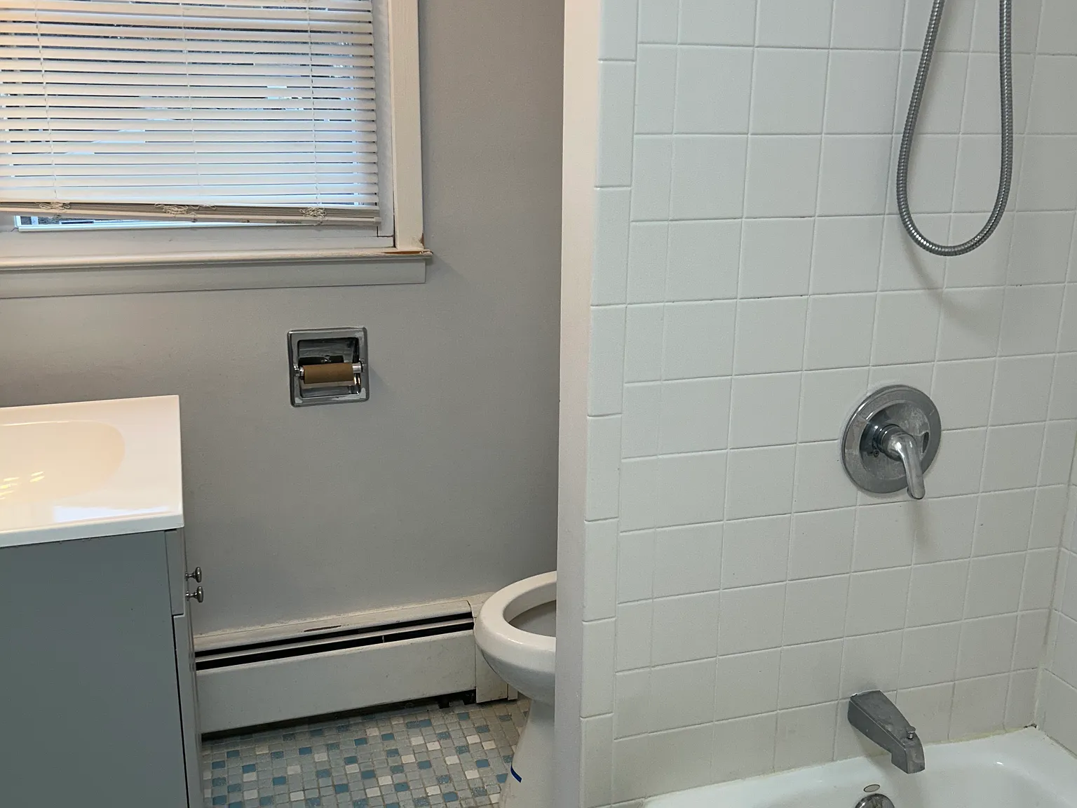 5 bed, 1288 sqft, $4,300 — Photo 2