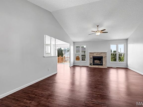 3rd image of 7196 Heald Dr