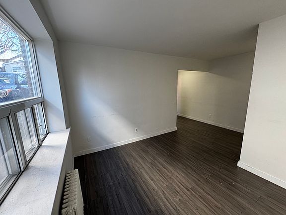 4th image of 494 Mortimer Ave #303