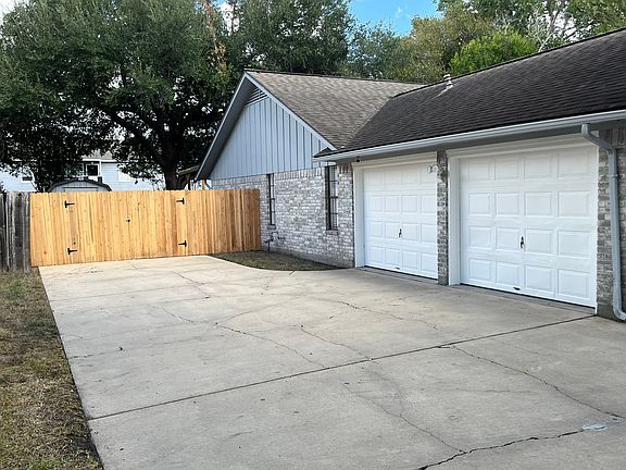 2nd image of 316 Kelly Dr