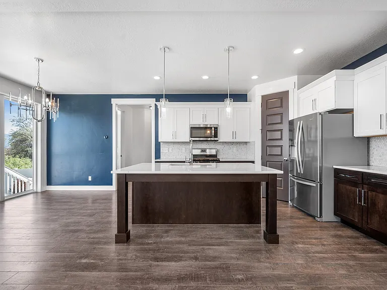 974 W Rutledge Rd — Photo 13