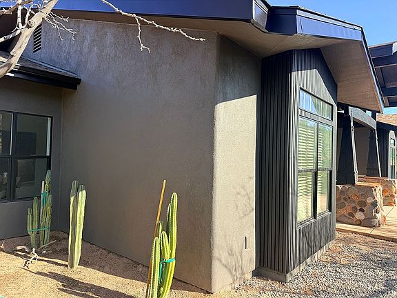Front view of home.