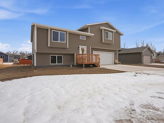 3rd image of 4012 Magnum Rd