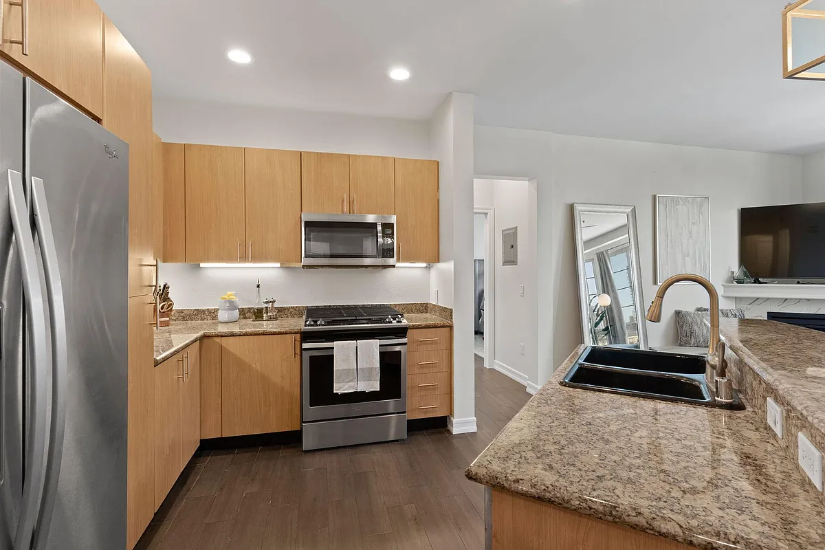 Building Photo - 1480 Broadway #2524