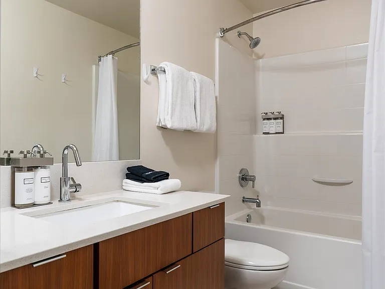 2218C Franklin Ave E #C — Photo 29