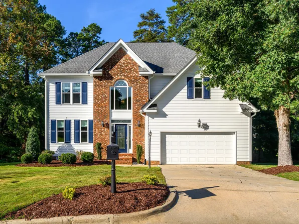 215 Lewiston Ct, Cary, NC 27513