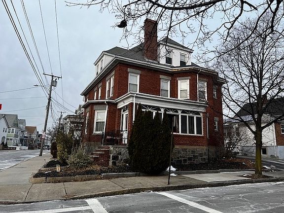 2nd image of 139-141 Bucknam St
