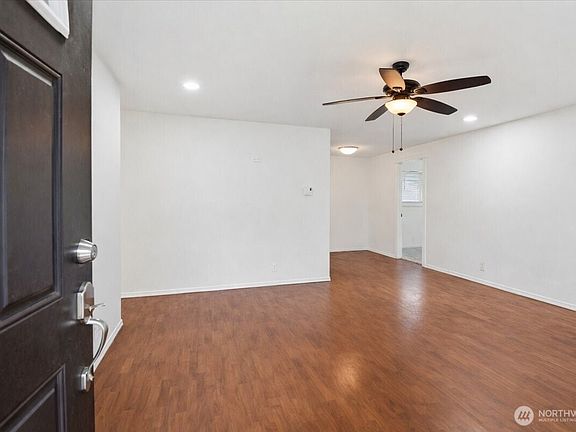 2nd image of 4404 SE 3rd Place