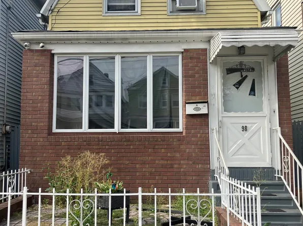 98 W 27th St, Bayonne, NJ 07002