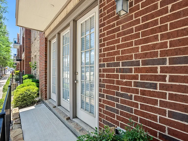 950 Henderson St #1104 — Photo 14
